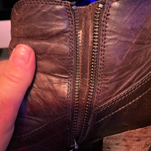 Frye distressed leather ankle boots - Picture 5 of 14